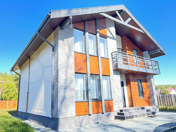 Коттедж 165 м² на участке 10 сот.