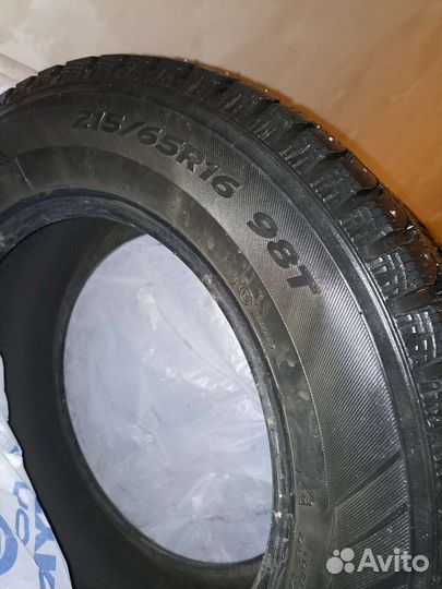 Hankook Winter I'Pike 215/65 R16