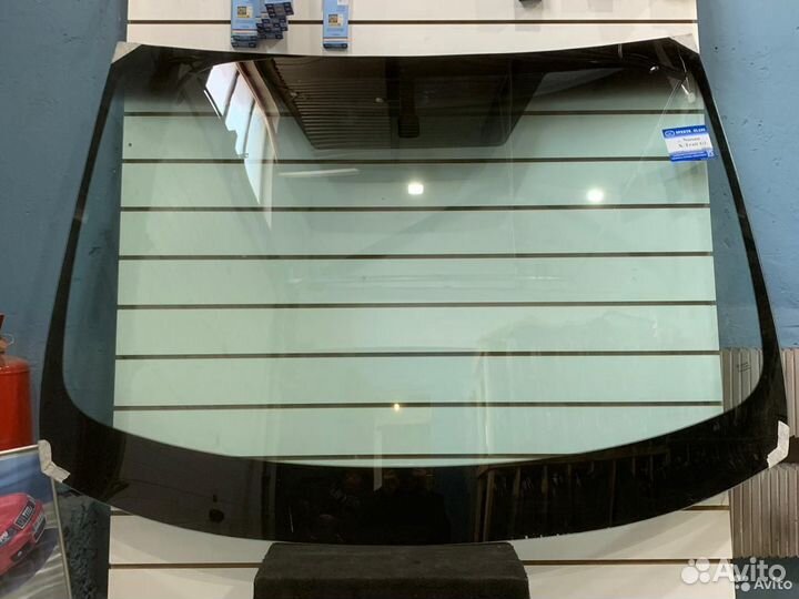 Лобовое стекло на Nissan Almera