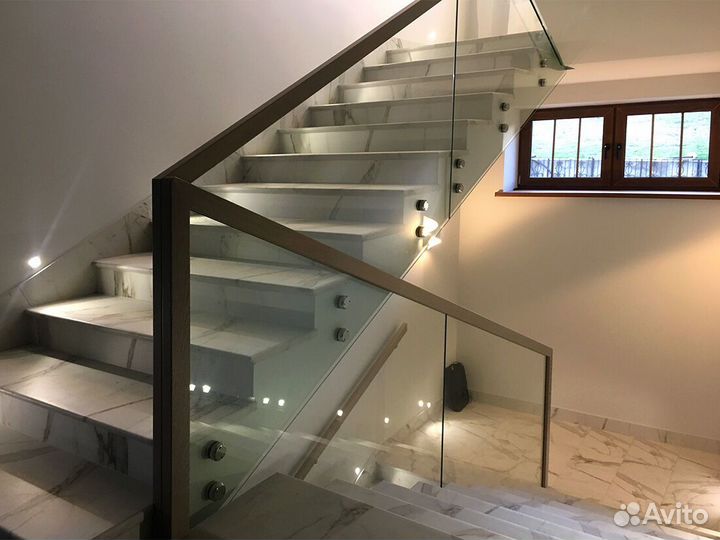 Стеклянные перила для лестниц