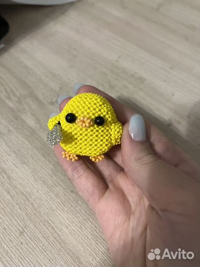 Утенок с ножом из бисера
