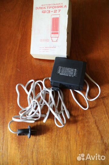 Фотовспышка СССР, коробки фототехники, ремешки