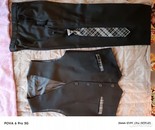 Школьные брюки, жилетка и галстук