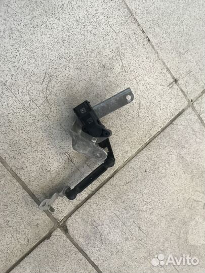 37146895466 Датчик дорожного просвета BMW G31