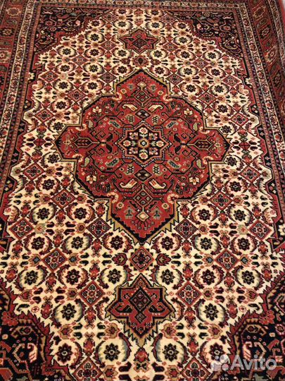 Три отличных шерстяных ковра 2*3 м и 2,5*4м