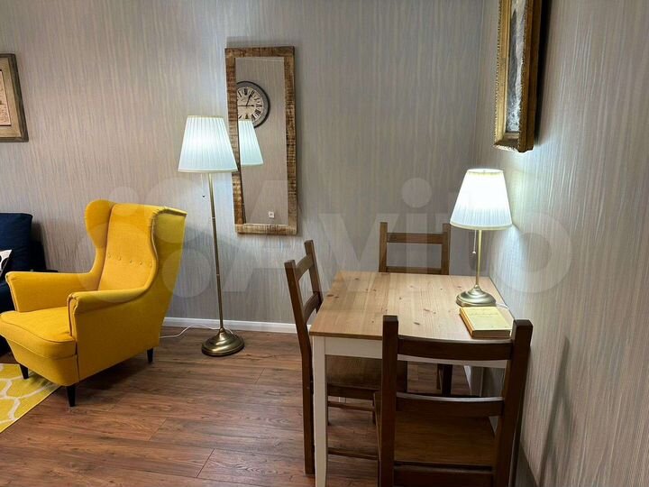 2-к. квартира, 42 м², 1/9 эт.