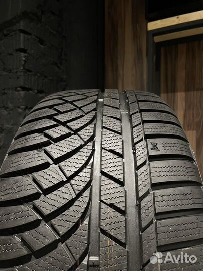 Kumho WinterCraft WP72 255/35 R21 98W