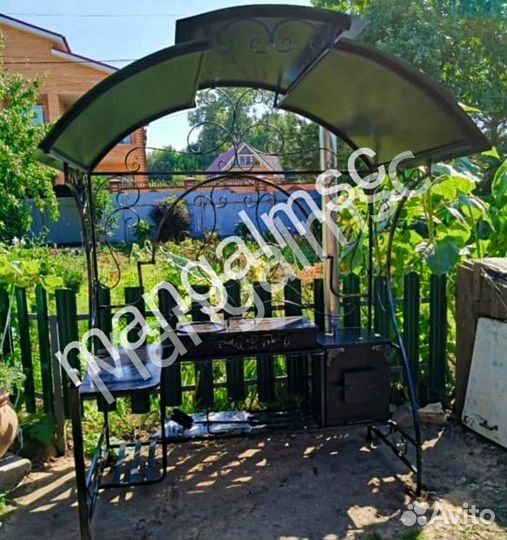 Мангал с крышей