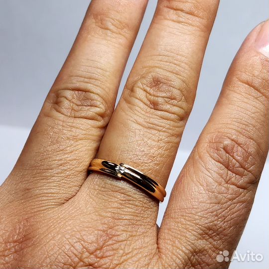 Золотое кольцо с бриллиантом 585 проба 19р. 1,59