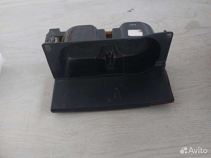 Lexus LX570 Бардачек