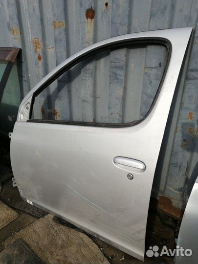 Дверь передняя левая Toyota Funcargo NCP20