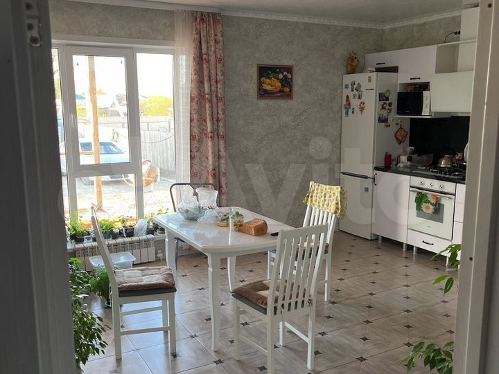 Коттедж 220 м² на участке 10 сот.