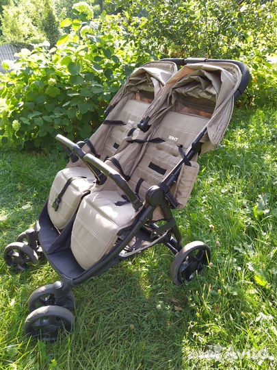 Прогулочная коляска для двойни