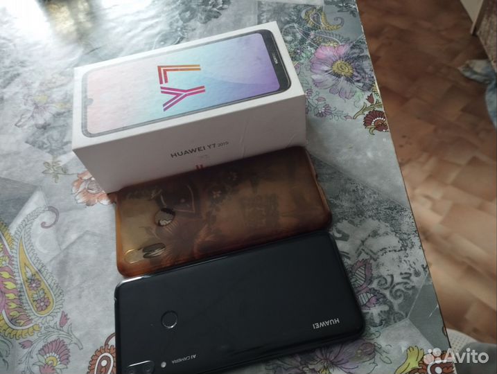 HUAWEI Y7 (2019), 3/32 ГБ