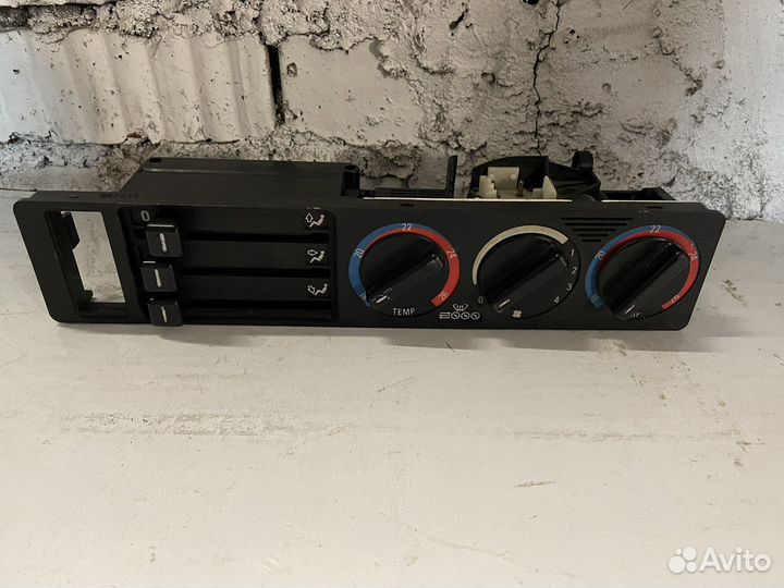 Блок управления печкой BMW 5 E34