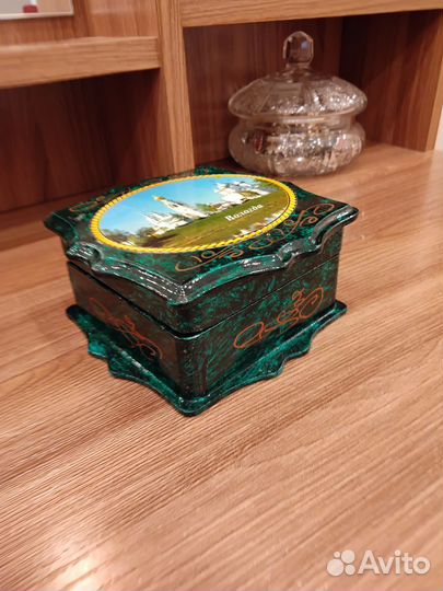 Шкатулка для ювелирных украшений