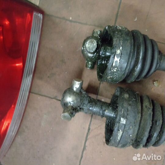 Наружний шруз Mazda 6 GG 2.0