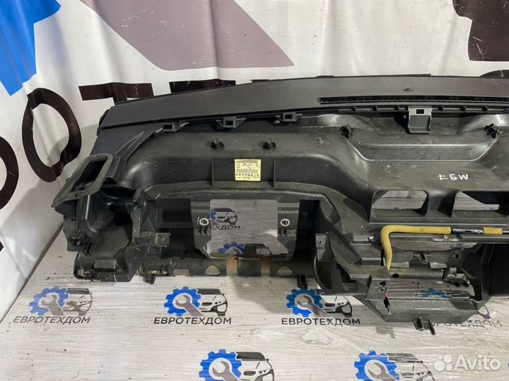 Панель передняя (Торпедо) передний Mazda 3 BK Z601