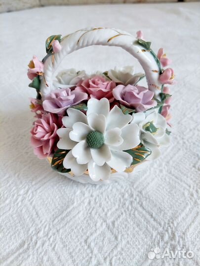 Корзина с цветами фарфор