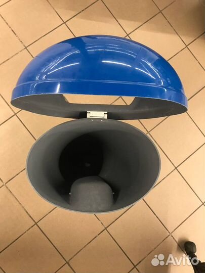 Урна с откидной крышкой