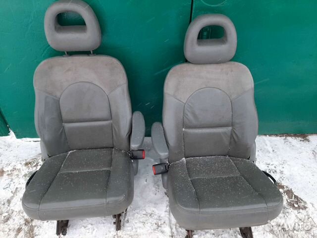 Задний ряд сидений Chrysler Voyager с 2001