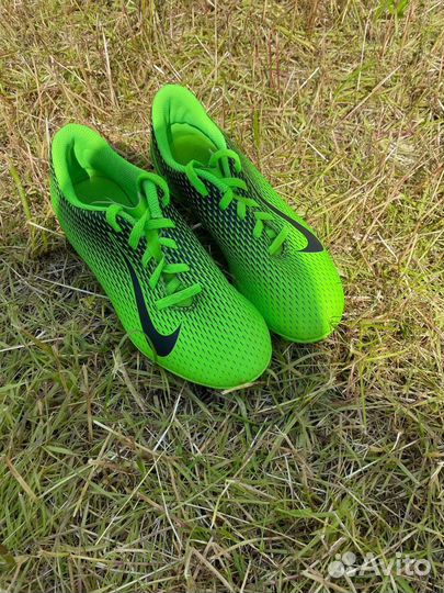 Футбольные бутсы nike, разм 33