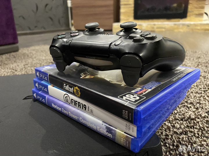 Sony PS4 slim 500Gb + Игры на дисках