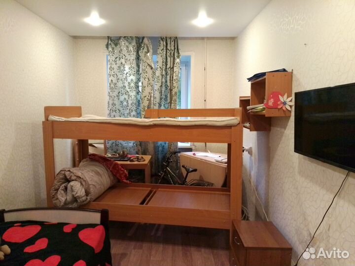 Двухъярусная кровать