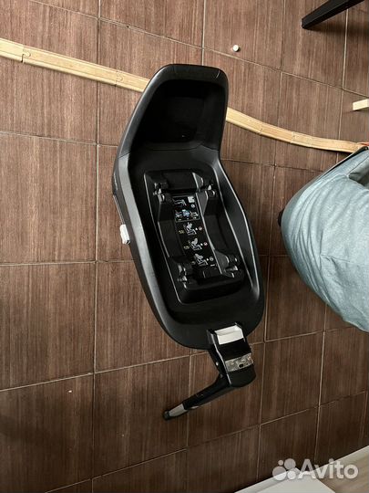 Автокресло Maxi Cosi Pearl+ база Isofix