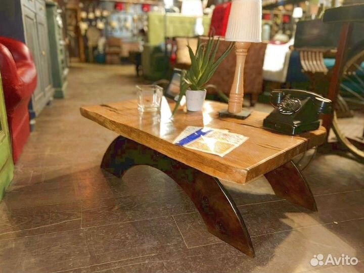 Низкий столик из массива