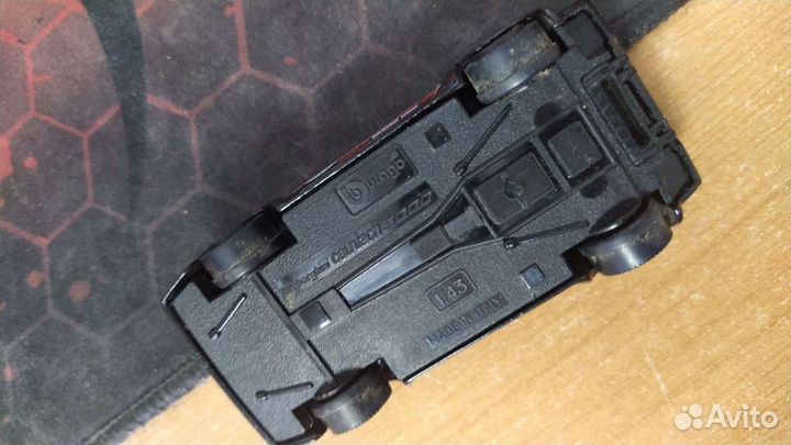 Lamborghini countach 5000 burago 1:43