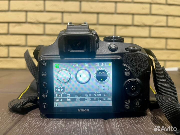 Nikon D3400 kit 18-55 AF-P G VR пробег 4000 кадров