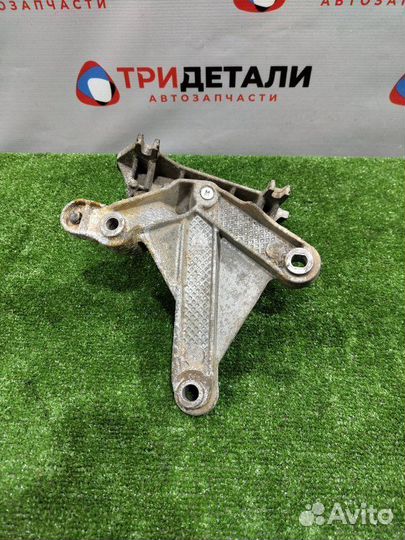 Кронштейн кпп Renault Megane универсал 1.5 дизель