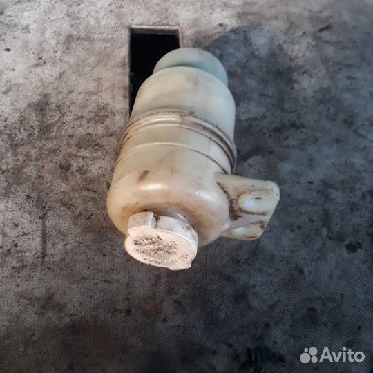 Бачок гур Мицубиси Лансер 9