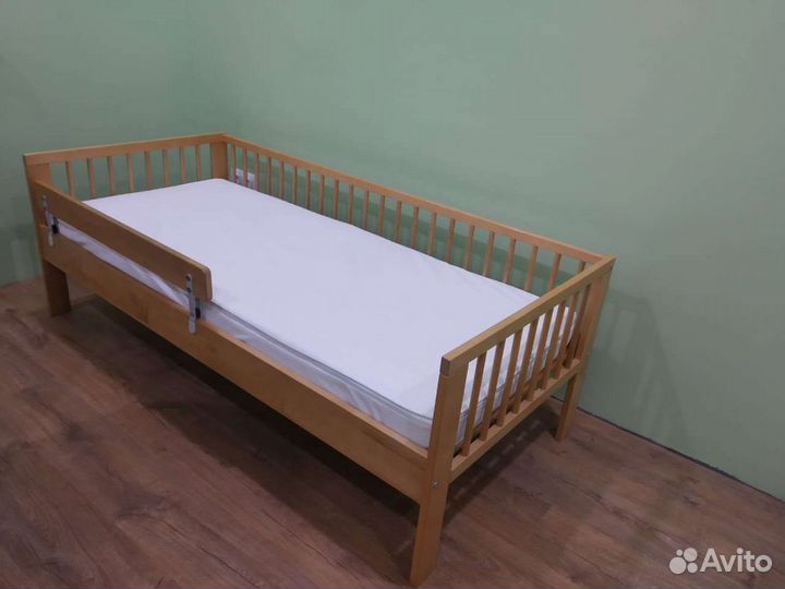 Детская кровать IKEA с матрасом
