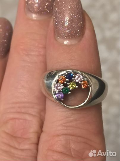 Серебряное кольцо с цирконами