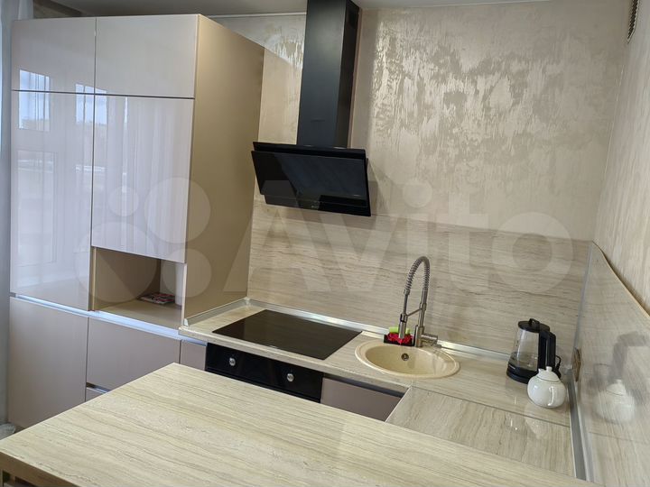 2-к. квартира, 53 м², 5/10 эт.