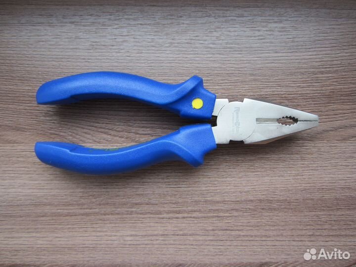 Пассатижи, плоскогубцы, разводной ключ