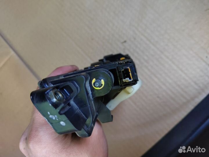 Ручка крышки багажника Mercedes w219