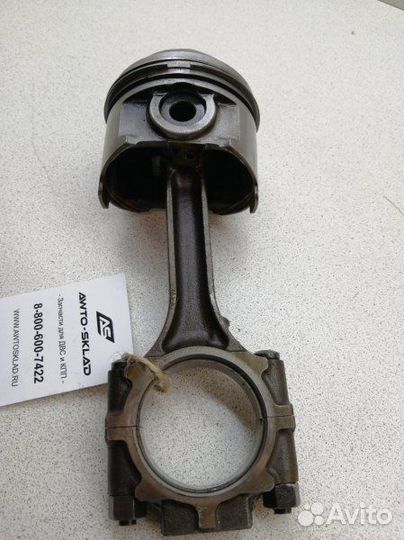 Поршень с шатуном правый Mitsubishi Diamante F31A