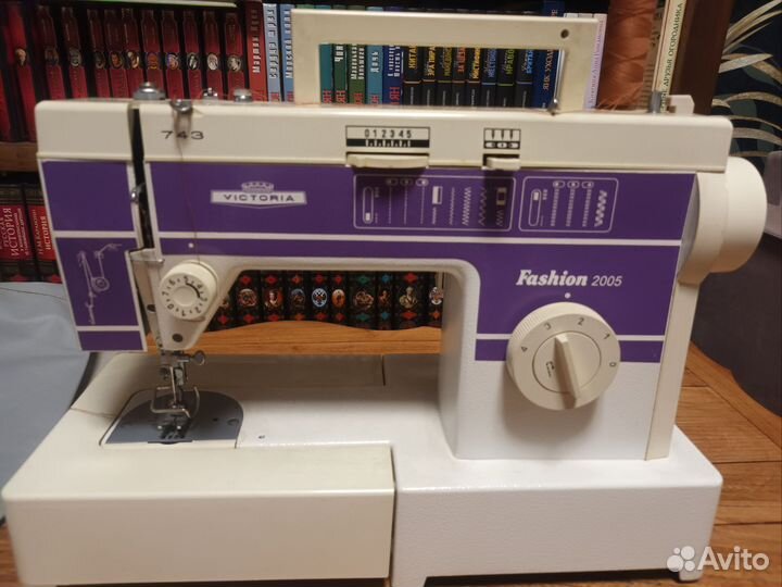 Швейная машина victoria