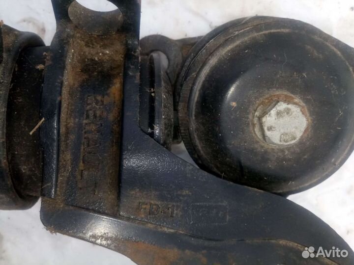 Подушки двигателя