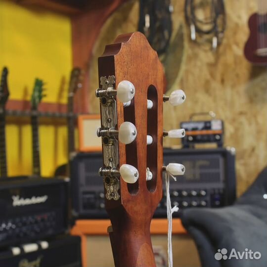 Классическая гитара Cort AC50 1/2 Open Pore с узки