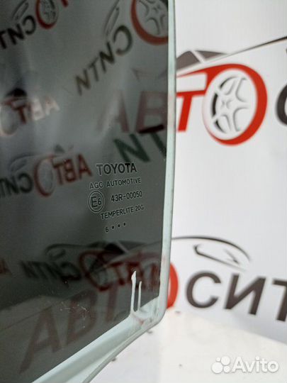 Стекло двери переднее левое Toyota Camry 55