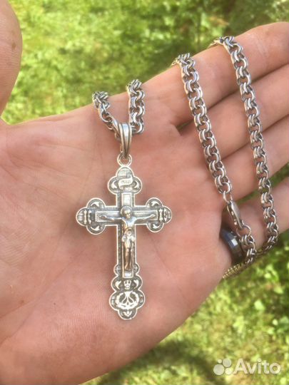 Серебряная цепь с крестом