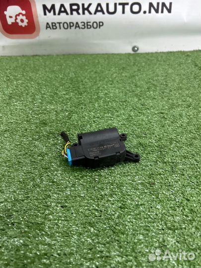 Моторчик заслонки печки Volkswagen Tiguan 1 2.0