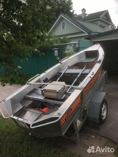 Лодка Вельбот 37