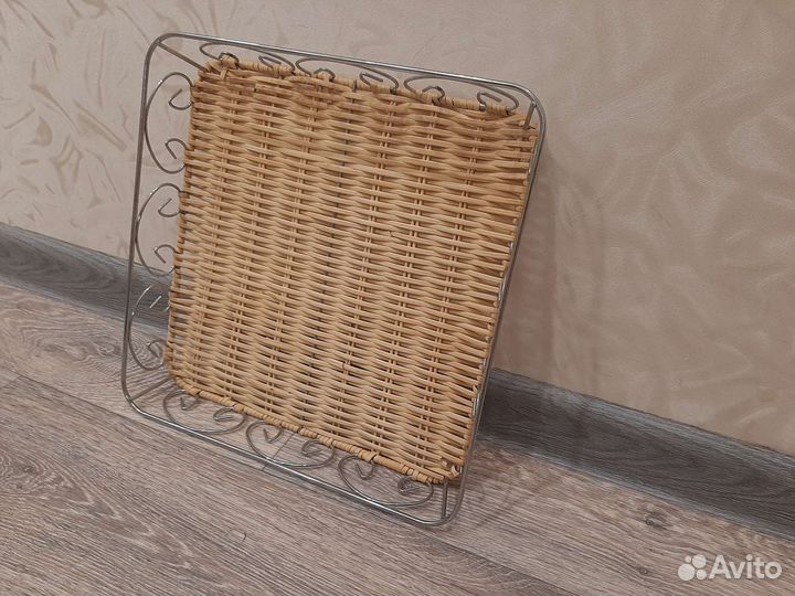 Плетеный поднос