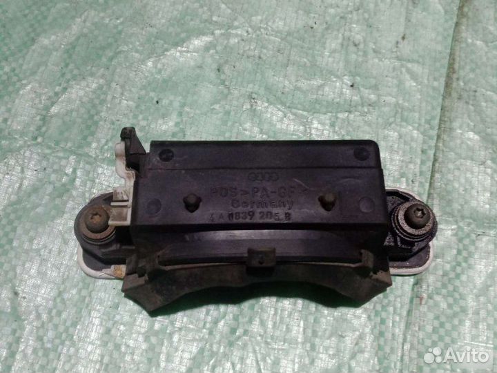 Ручка двери задняя левая Audi A6 C4