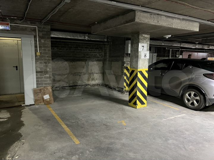 Машиноместо, 14 м²